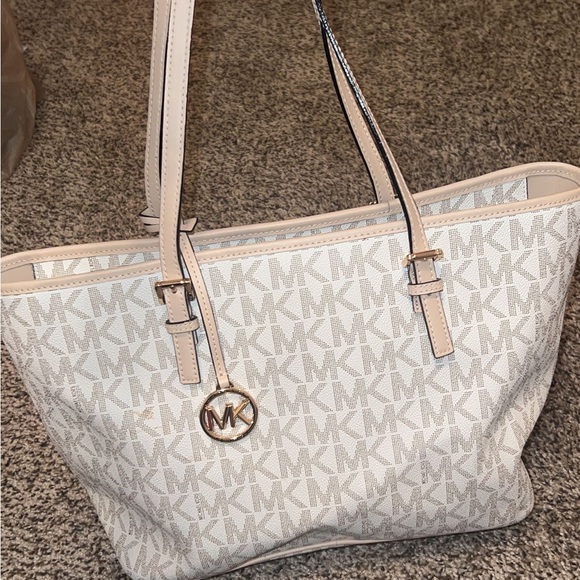 Michael Kors bag great condition - Picture 2 of 4